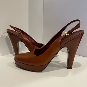 💯 Authentic Prada Tan Leather Heels